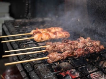 No Sudeste, além das delícias clássicas, as Festas Juninas contam com cachorro-quente, churrasquinho e pizza.