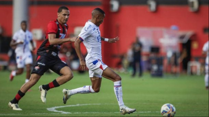 Arqueiro faz grandes defesas no segundo tempo e ajuda Esquadrão de Aço a ficar com o título diante do Leão da Barra, em pleno Barradão